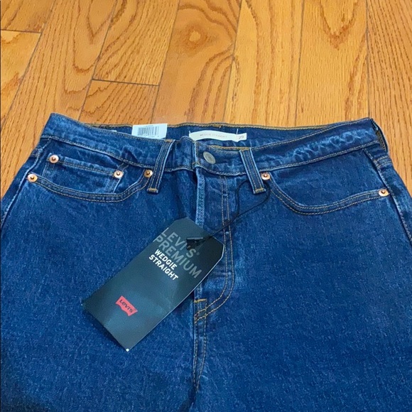 🔥🔥🔥NWT LEVI’S WEDGIE FIT STRAIGHT JEANS - Picture 7 of 7